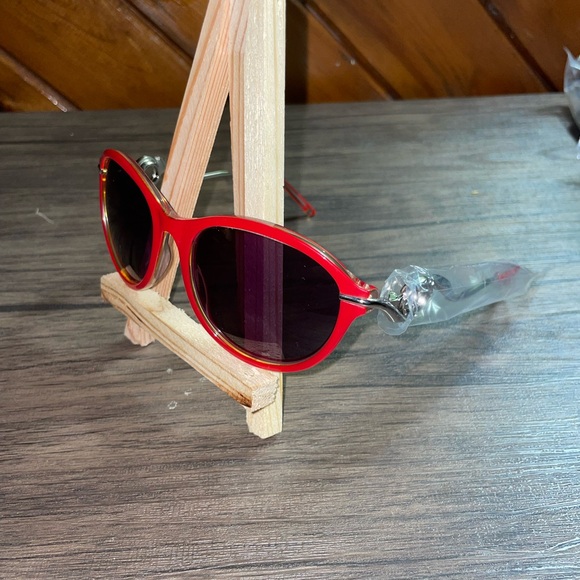 NEW! Kameleon Vibrant Red Cat-Eye Sunglasses - Picture 2 of 6
